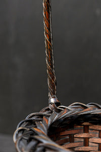 深い色彩で落ち着きのある持ち手付き花カゴ DC7414