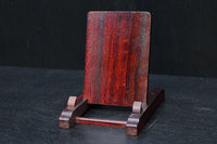 穏やかな杢目が浮かび味わいある中型の皿立て DC7497