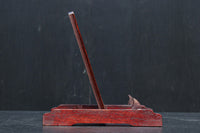 穏やかな杢目が浮かび味わいある中型の皿立て DC7497