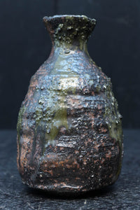 渋みを含んだ色彩が趣きを深める徳利 DC7536