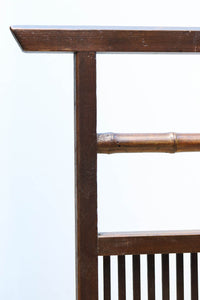 繊細な格子で上品な眺めの2つ折り衝立 DC7553