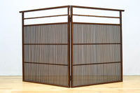 繊細な格子で上品な眺めの2つ折り衝立 DC7553