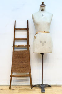 丁寧な作りで時代の面持ち感じる背負子 DC7571