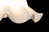 淡い乳白色をした可愛らしいフリルの電笠 DC7595