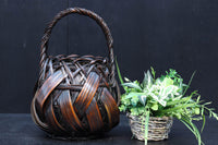 迫力ある竹編みの艶やかな花カゴ DC7602