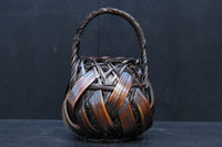 迫力ある竹編みの艶やかな花カゴ DC7602