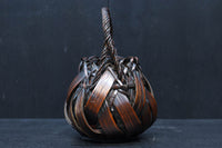 迫力ある竹編みの艶やかな花カゴ DC7602