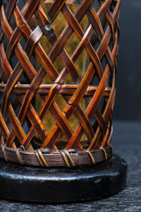 竹の色合が美しい上品な佇まいをした花カゴ DC7607