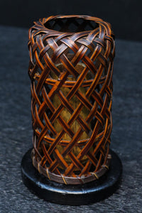 竹の色合が美しい上品な佇まいをした花カゴ DC7607