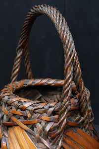 壺型のシルエットが可愛らしい竹編みの花カゴ DC7615