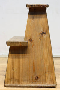 温かみある風合いの木地色の踏み台 DC7645