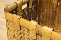 時代を重ねて柔らかな風合いをした角カゴ DC7658