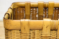 時代を重ねて柔らかな風合いをした角カゴ DC7658