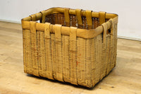 時代を重ねて柔らかな風合いをした角カゴ DC7658