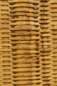 時代を重ねて柔らかな風合いをした角カゴ DC7658