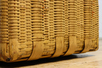 時代を重ねて柔らかな風合いをした角カゴ DC7658