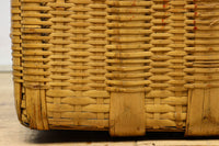 時代を重ねて柔らかな風合いをした角カゴ DC7658