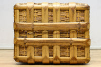 時代を重ねて柔らかな風合いをした角カゴ DC7658