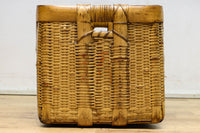 時代を重ねて柔らかな風合いをした角カゴ DC7658