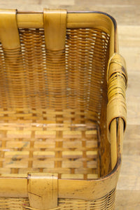 時代を重ねて柔らかな風合いをした角カゴ DC7658