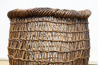 艶みを重ねた色彩のやや大きめの籐編みバッグ DC7663