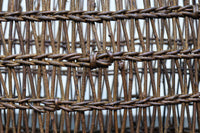 時代を感じる風合いの中型のあけび編み籠 DC7664