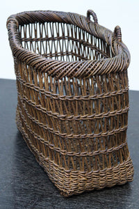 時代を感じる風合いの中型のあけび編み籠 DC7664