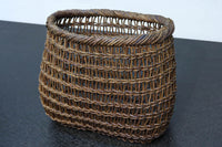 使い込まれた味わいのある中型あけび編みバッグ DC7666