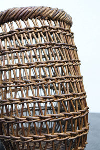 使い込まれた味わいのある中型あけび編みバッグ DC7666