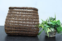 使い込まれた味わいのある中型あけび編みバッグ DC7666