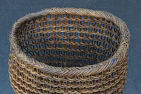 使い込まれた味わいのある中型あけび編みバッグ DC7666