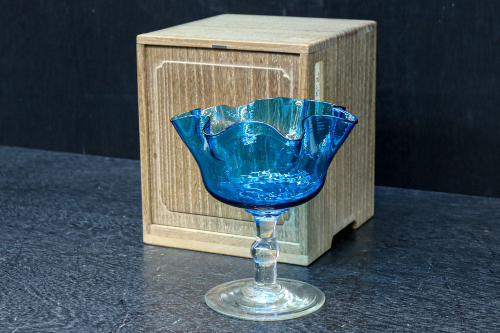 大正ガラス 和ガラス氷コップ ウランガラス シェル型 青フリル縁