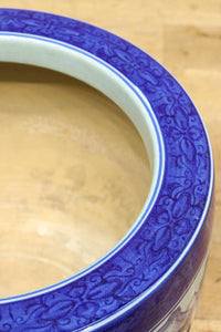 山間の川沿いの風景画を描いて落ち着いた雰囲気ある陶器製丸火鉢 DC7730