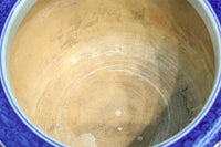 山間の川沿いの風景画を描いて落ち着いた雰囲気ある陶器製丸火鉢 DC7730