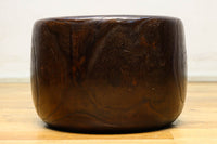 光沢感ある古色の色合いに蒔絵が映える丸火鉢 DC7735