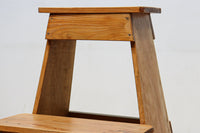 温かみある木地色の安定感のある踏み台 DC7738