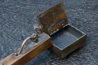 将棋をモチーフにした装飾が映える矢立 DC7763