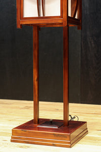 朱の木製フレームで華やかな角型行灯(あんどん) DC7782