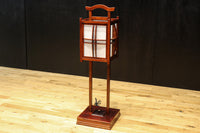 朱の木製フレームで華やかな角型行灯(あんどん) DC7782