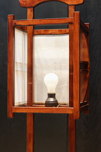 朱の木製フレームで華やかな角型行灯(あんどん) DC7782