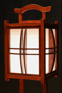 朱の木製フレームで華やかな角型行灯(あんどん) DC7782