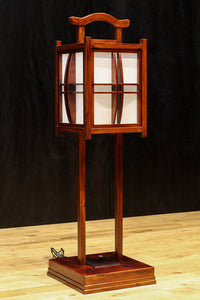 朱の木製フレームで華やかな角型行灯(あんどん) DC7782