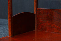 小サイズ!! 杢目の流れが美しく艶やかな朱漆の飾り台 DC7790