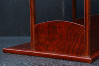 小サイズ!! 杢目の流れが美しく艶やかな朱漆の飾り台 DC7790