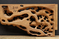 勇ましい鷹と松の木を描いた立体感のある彫刻飾り DC7809