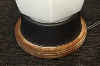 六角柱状のレトロ感溢れる天井直付け灯 DC7820