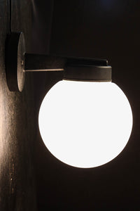 ころころと丸みある球型ブラケット DC7831