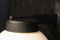 ころころと丸みある球型ブラケット DC7831