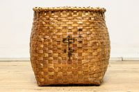 Antique tool (Unique silhouette basket) DC7844