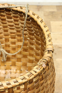 Antique tool (Unique silhouette basket) DC7844